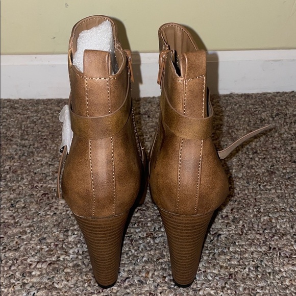 Womens New Dominique Nicole Brown Ankle Heeled Booties - Picture 4 of 7